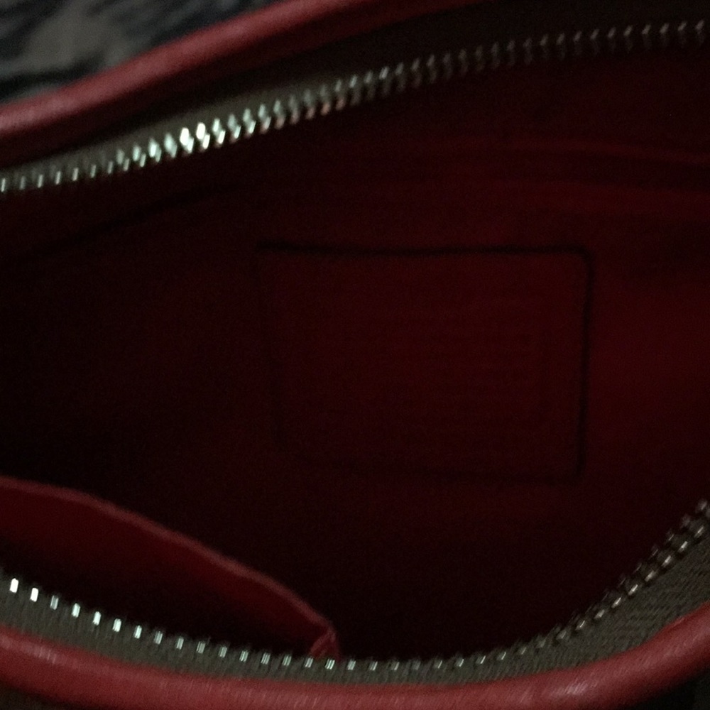 Coach - Picture 3 of 4